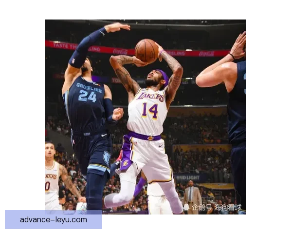 湖人关键球员伤愈复出引爆全场比赛战况引关注